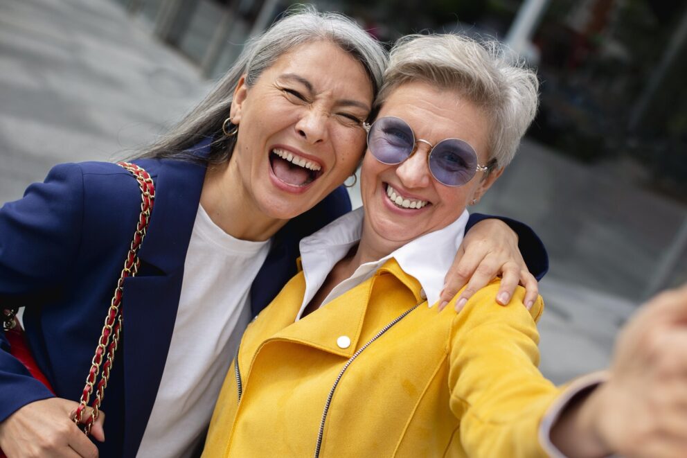 rsz_1happy-senior-people-fooling-around